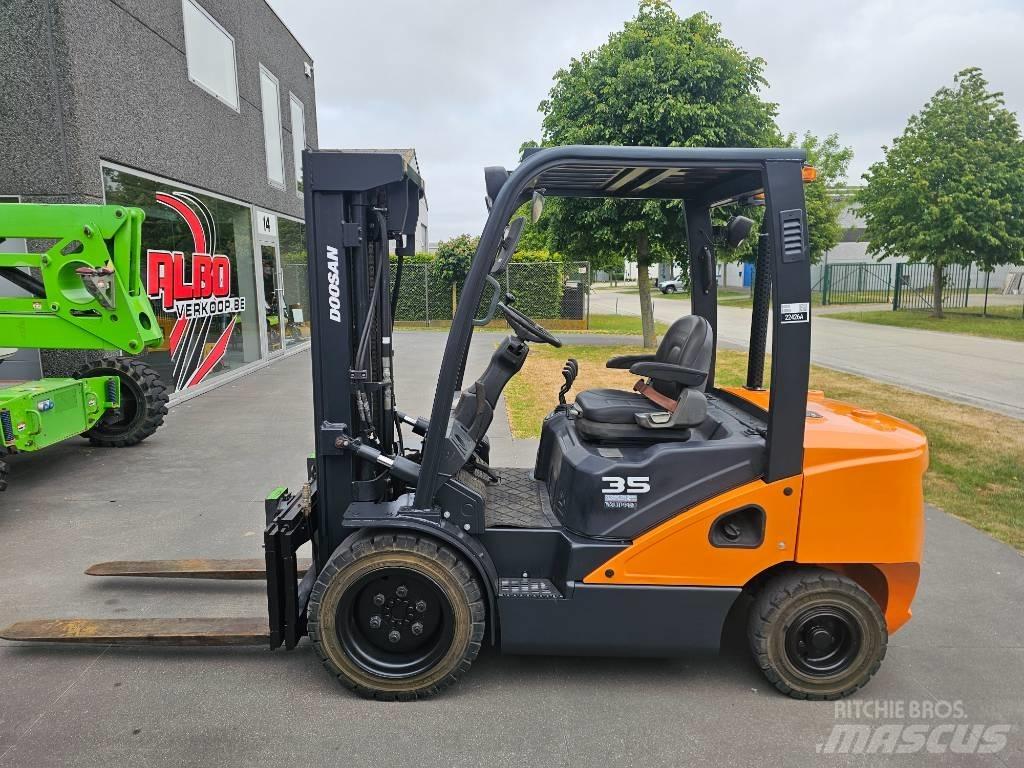 Doosan D 35 S-7 Dízel targoncák