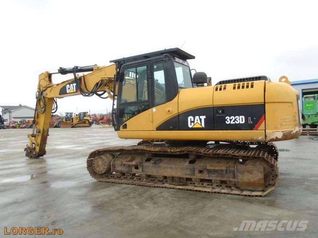 CAT 323 D Lánctalpas kotrók