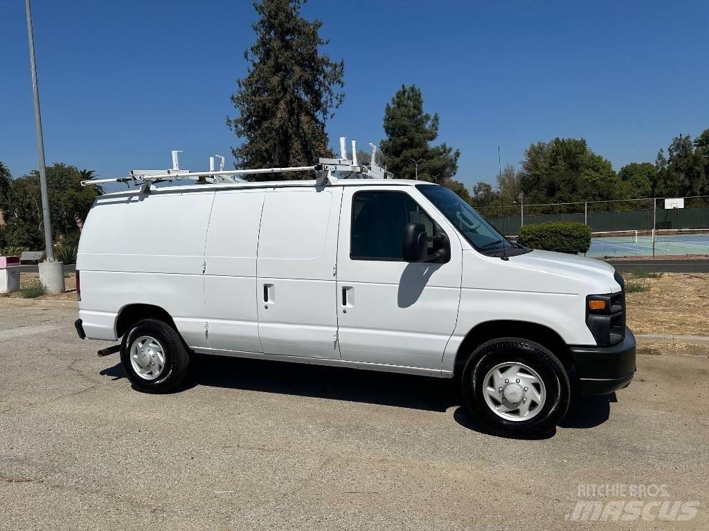 Ford E 250 Transporterek