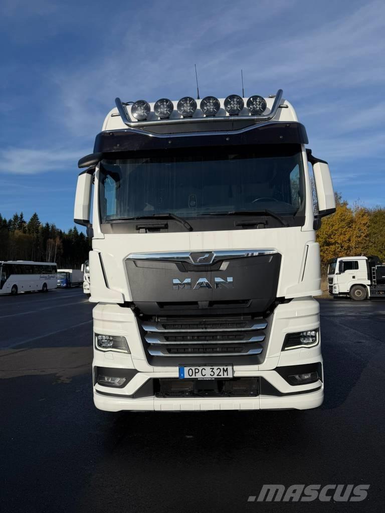 MAN 26.510 6X2-4 Dobozos teherautók