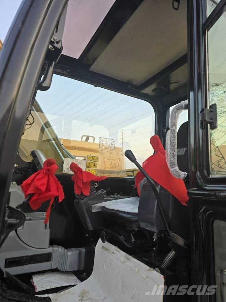 CAT 307 Mini kotrók < 7t