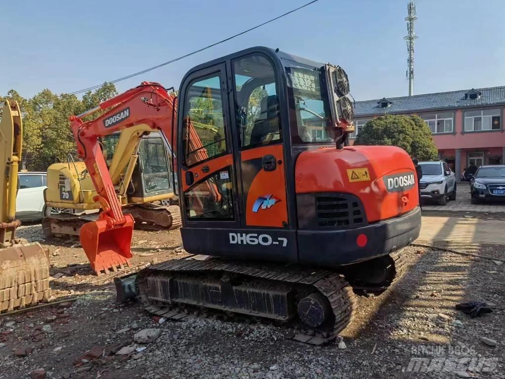 Doosan DH 60-7 Mini kotrók < 7t