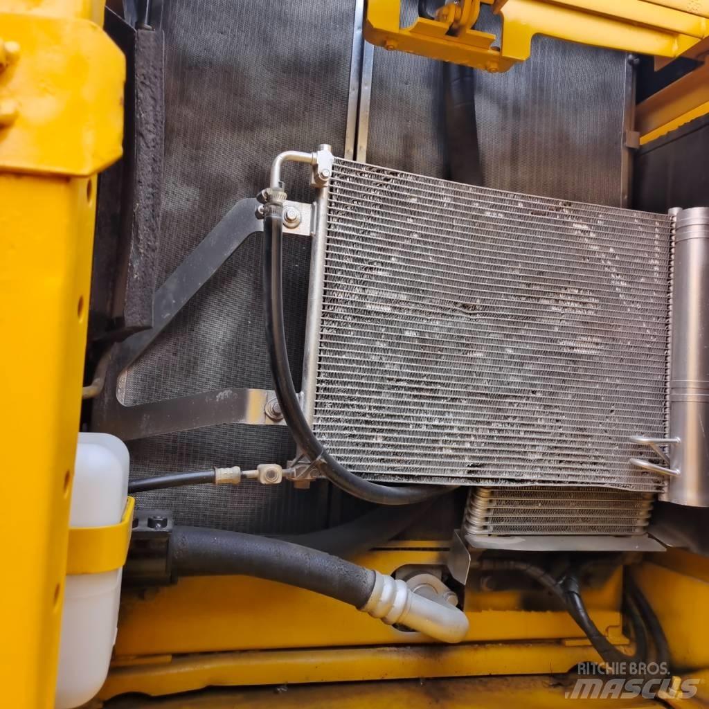 Komatsu PC 200-8 Lánctalpas kotrók