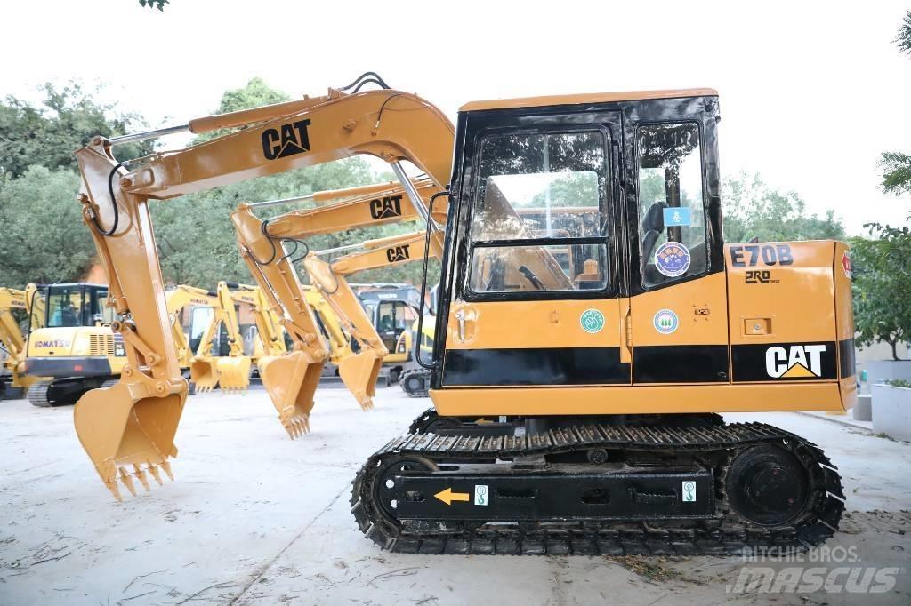 CAT E 70 B Mini kotrók < 7t