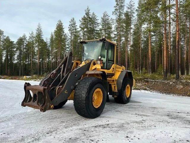 Volvo L120F Gumikerekes homlokrakodók