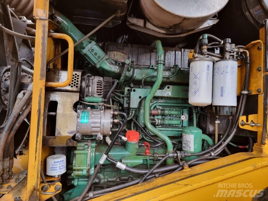 Volvo L 180 F Gumikerekes homlokrakodók