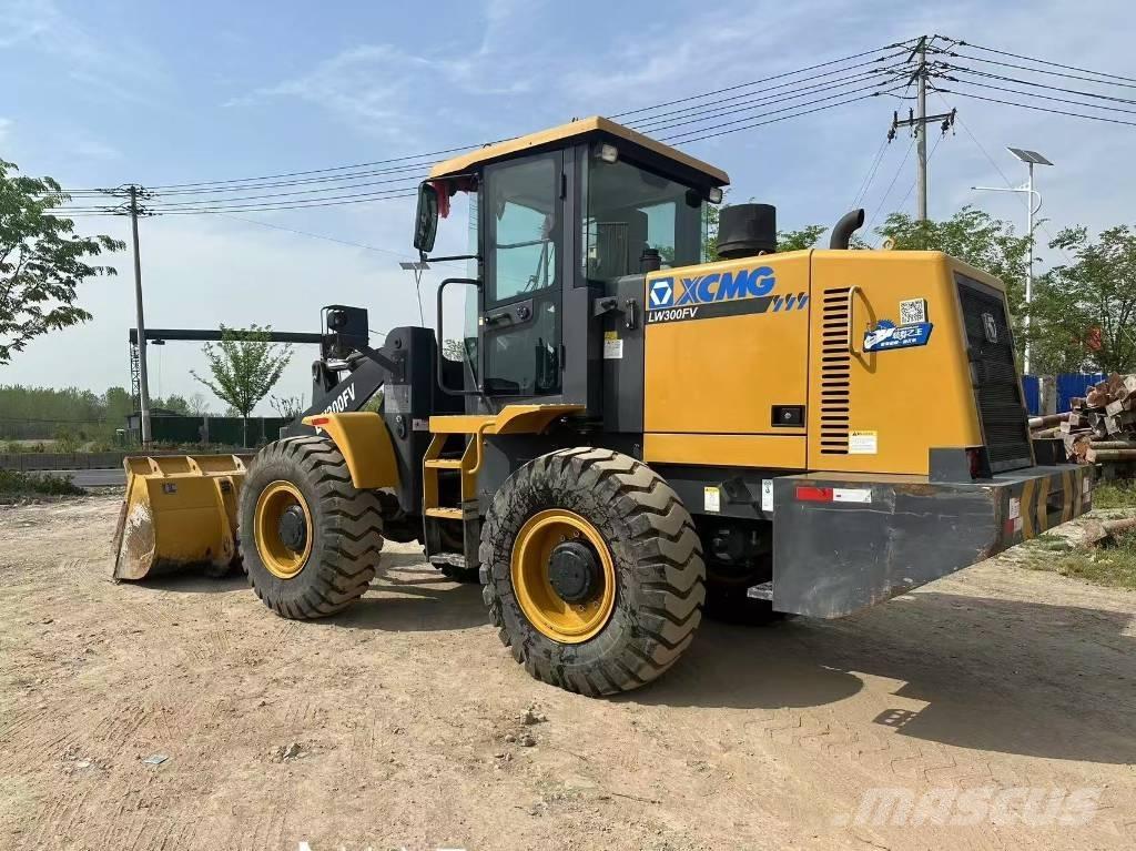 XCMG LW 300 F Gumikerekes homlokrakodók