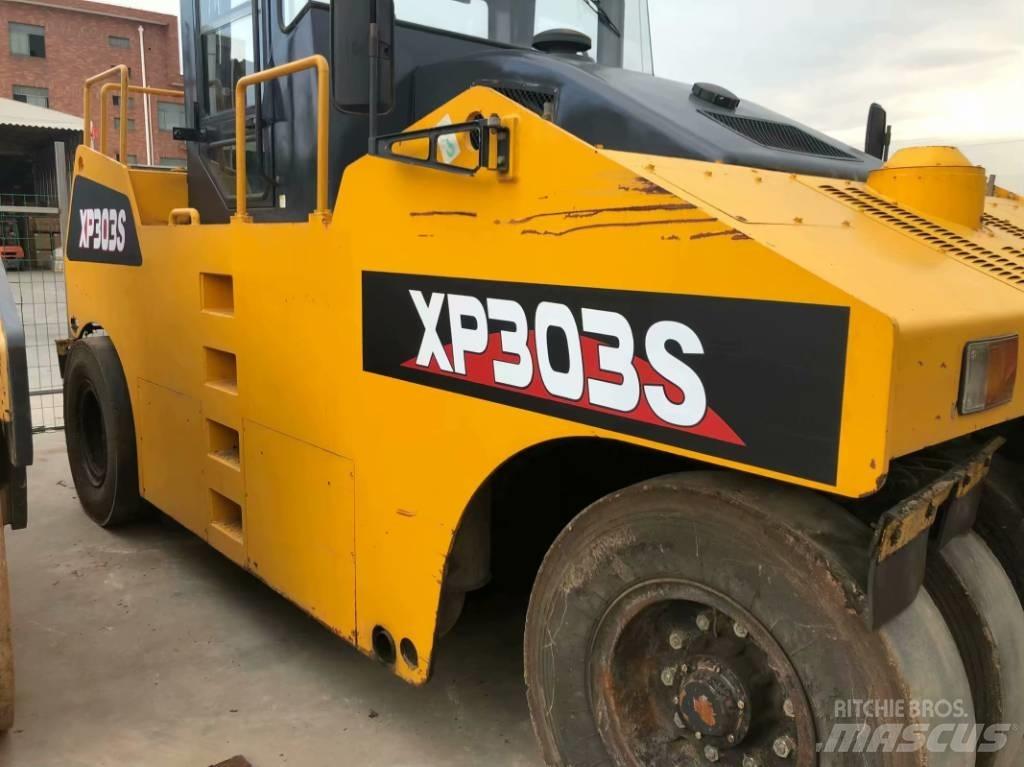 XCMG XP303 Pneumatikus kerekes hengerek