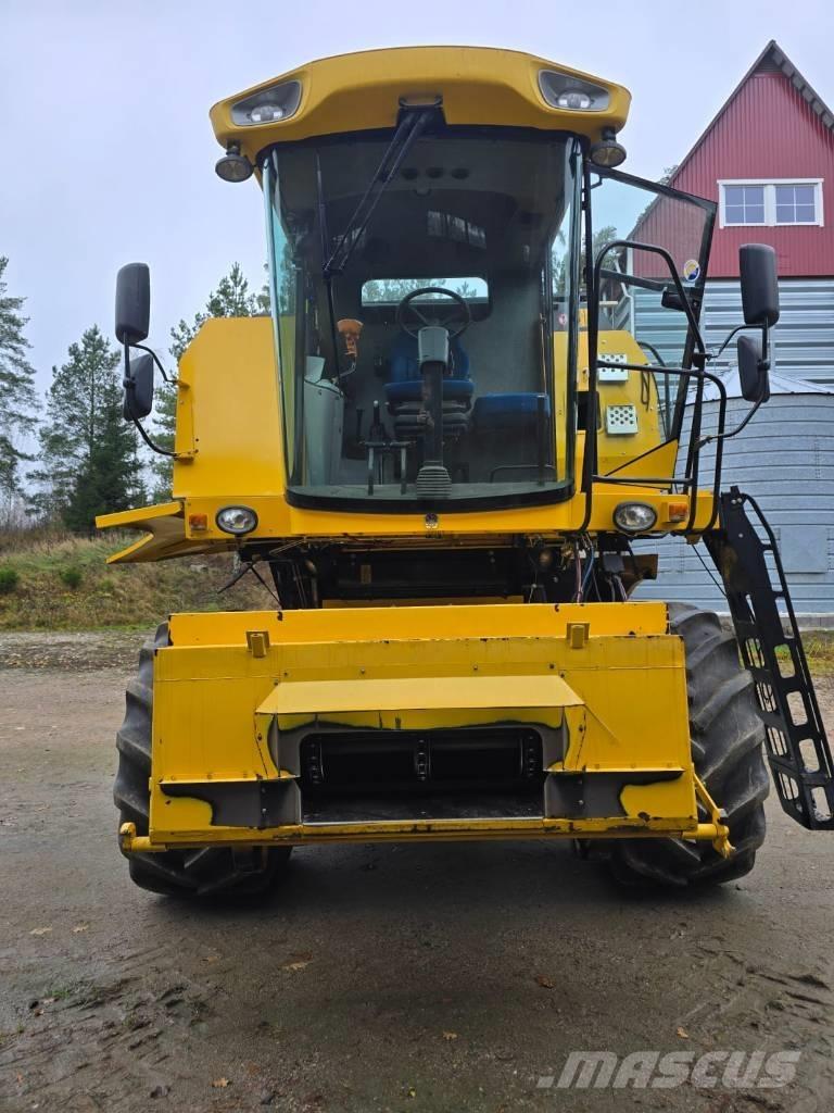 New Holland TC 5050 Kombájnok