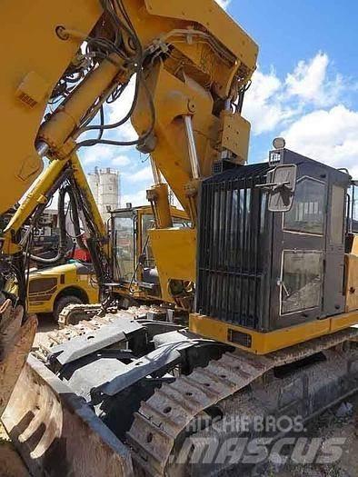 Liebherr 944C Speciális kotrók