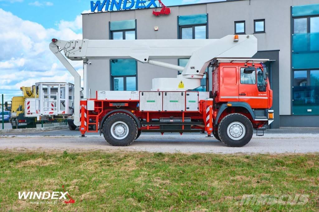 Bison TKA 35 KS Teherautóra szerelt emelők és állványok