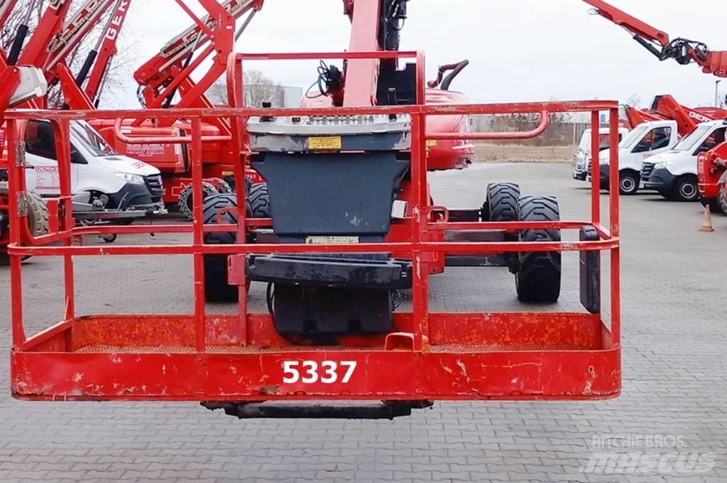 JLG 1250 AJP Karos emelők