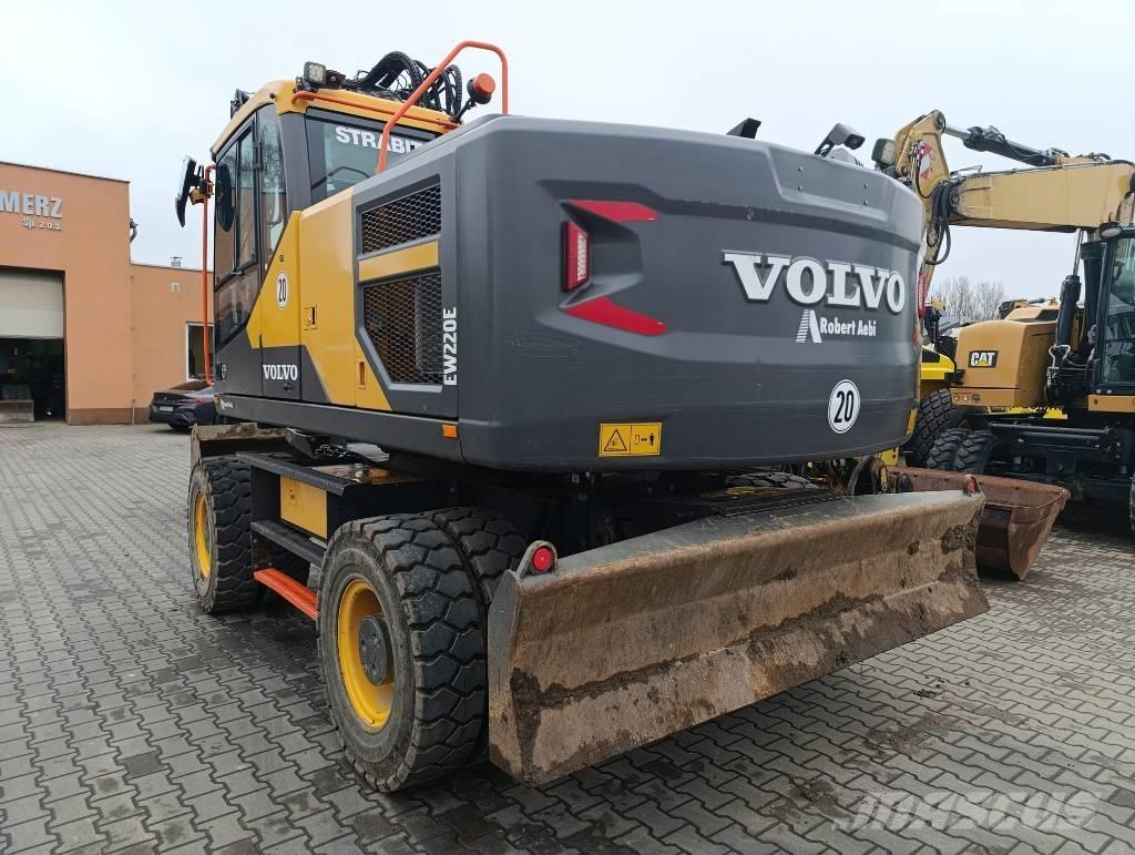 Volvo EW 220 E Gumikerekes kotrók