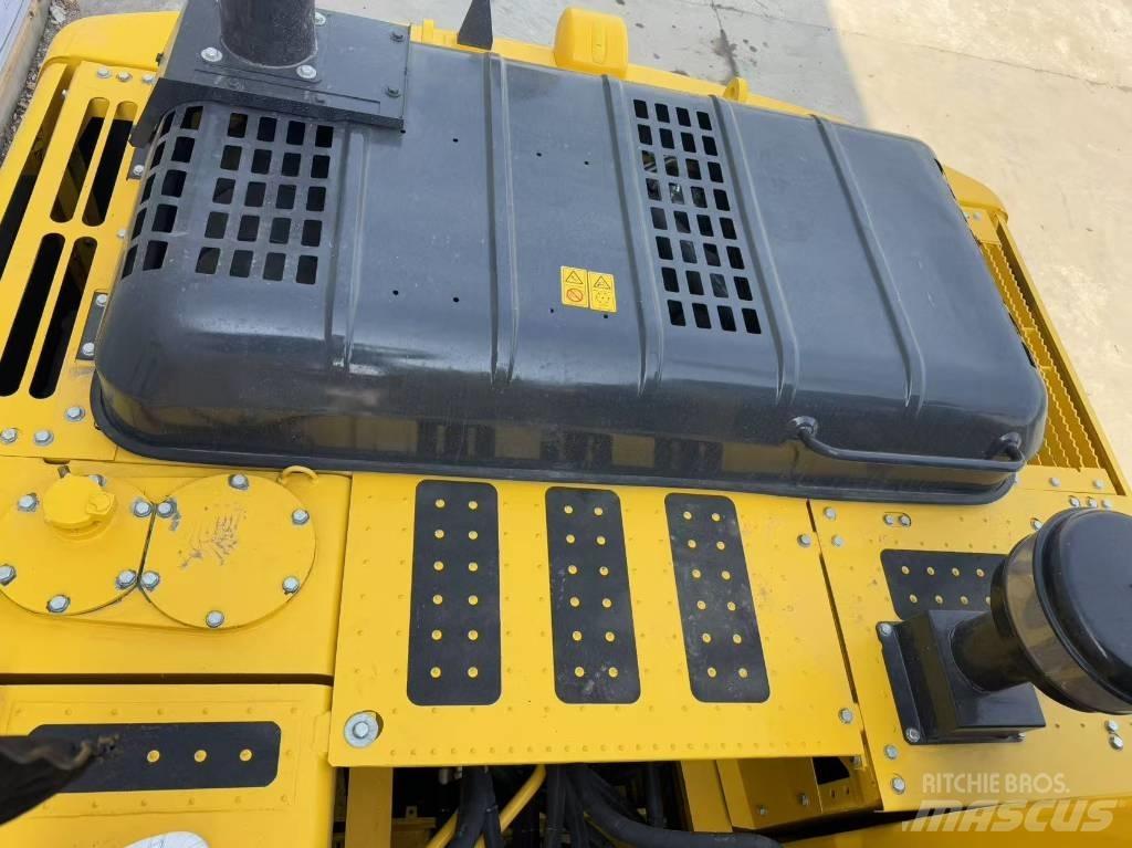 Komatsu PC 200-8N1 Lánctalpas kotrók