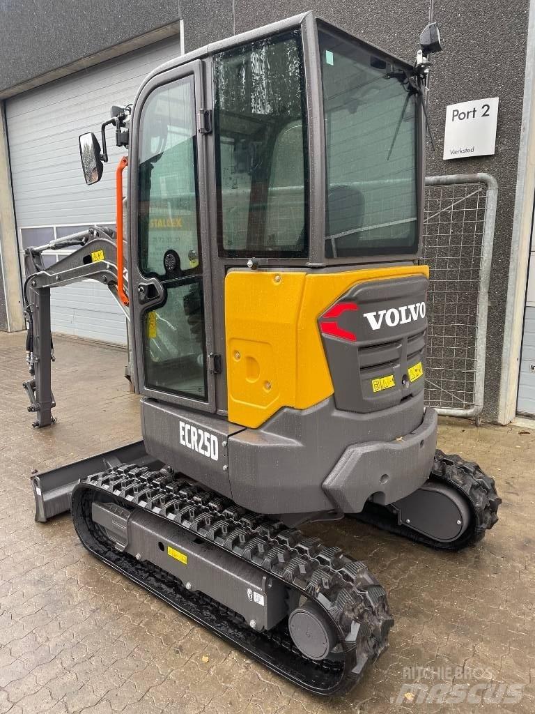 Volvo ECR25D Mini kotrók < 7t