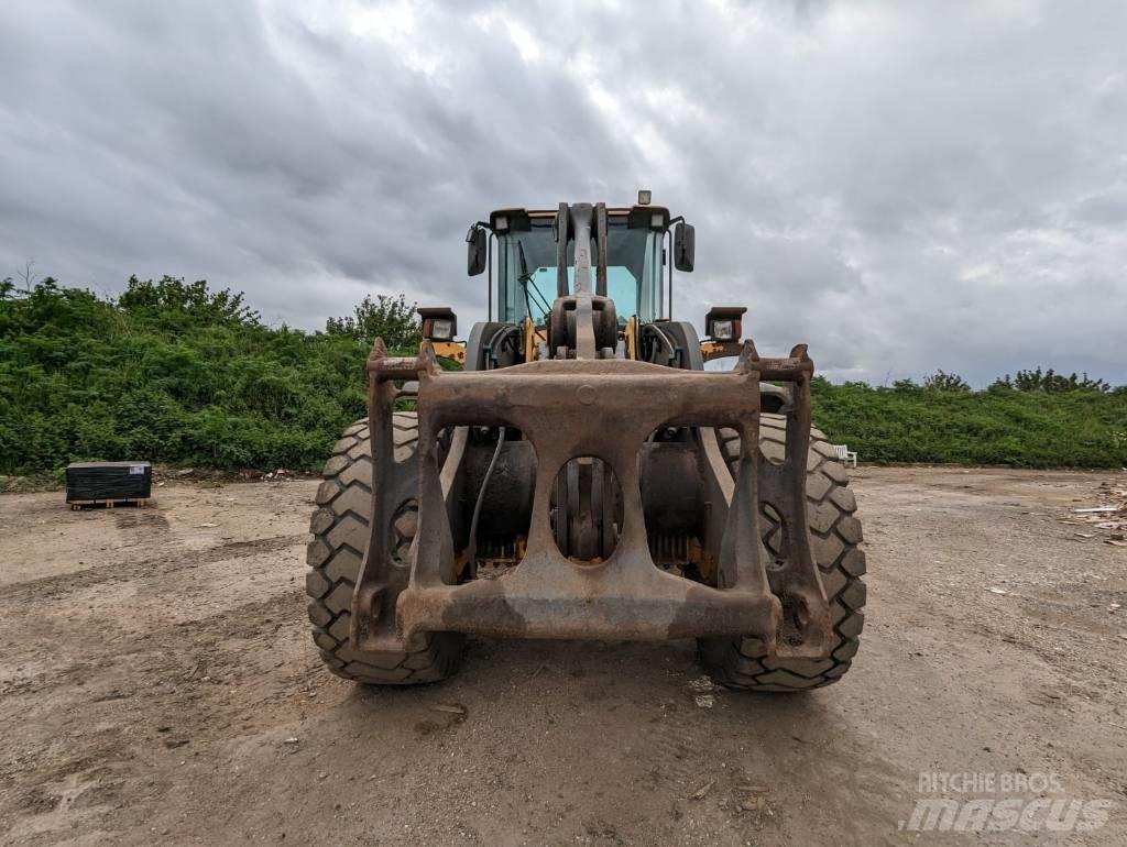 Volvo L 110 F Gumikerekes homlokrakodók