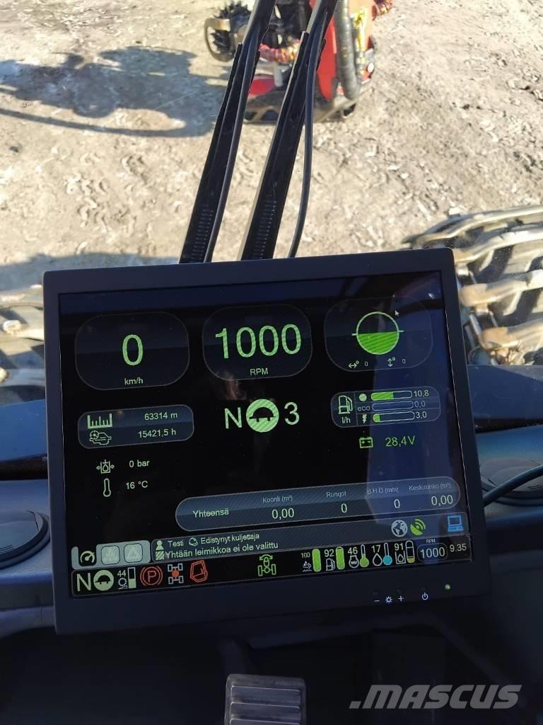 Komatsu 901XC Betakarítók