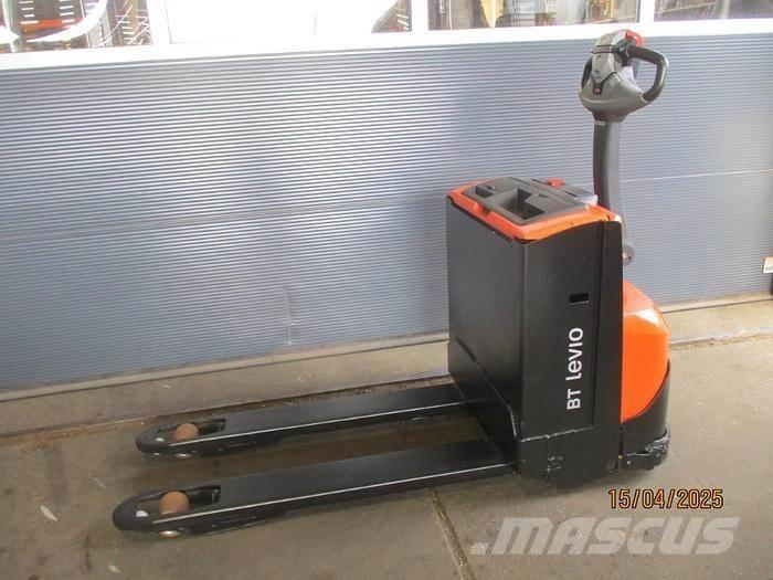 BT LWE 160 Alacsony emelőkocsi