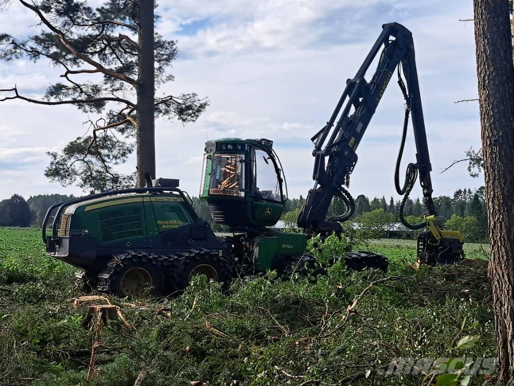 John Deere 1170G Betakarítók