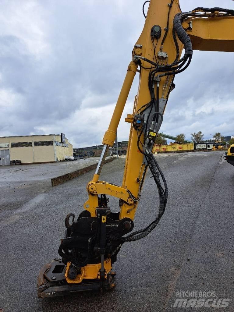 Komatsu PW148-11 Gumikerekes kotrók