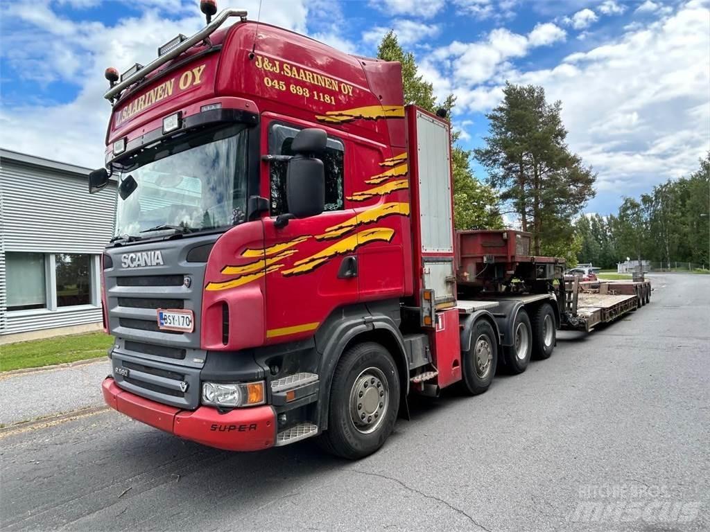 Scania R560 8x4 Nyergesvontatók