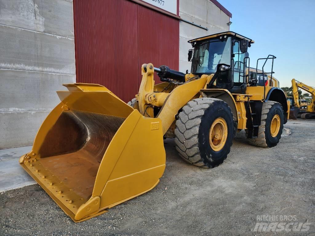 CAT 972 M Gumikerekes homlokrakodók