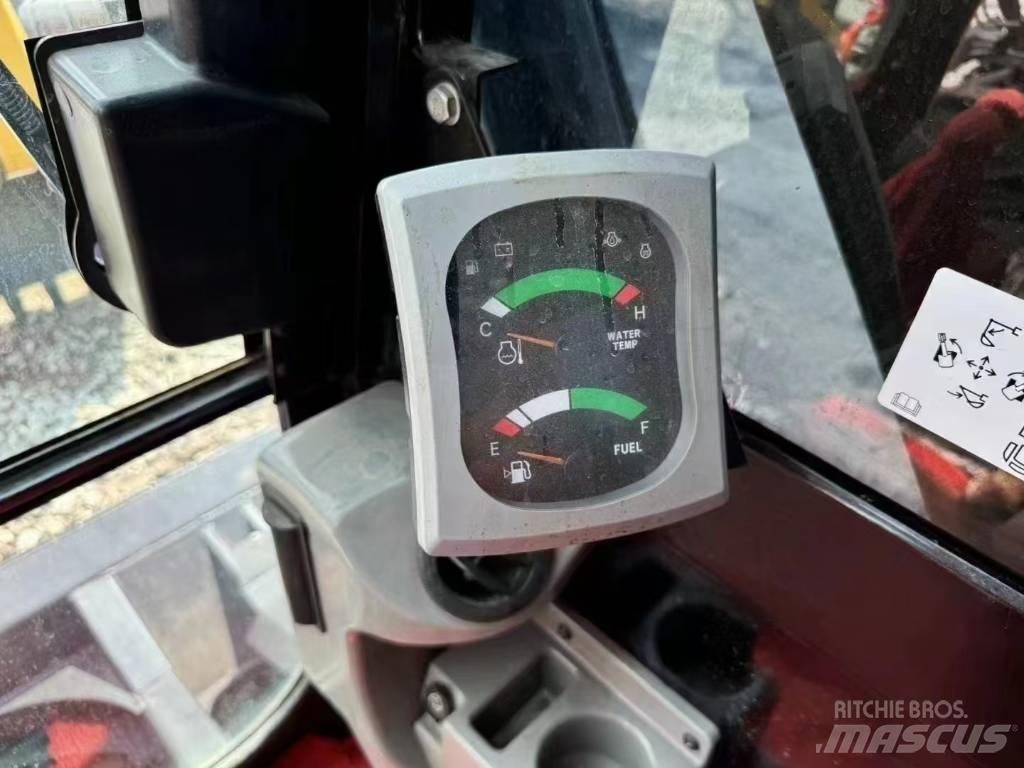 CAT 307E2 Lánctalpas kotrók