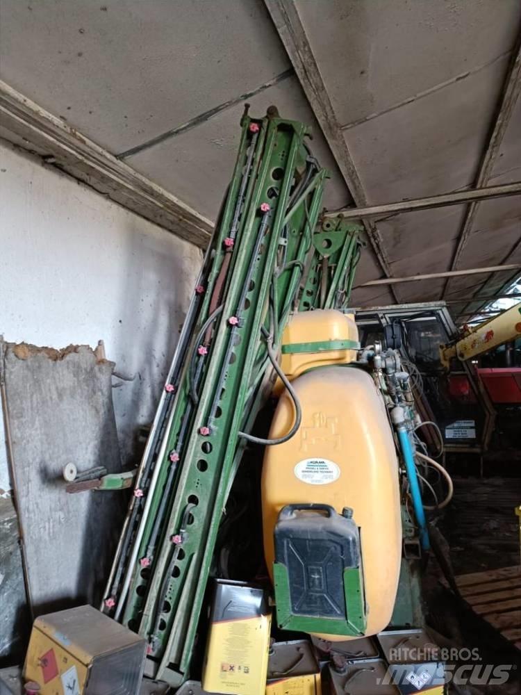 Amazone UF 1200 Rögzített trágyaszórók