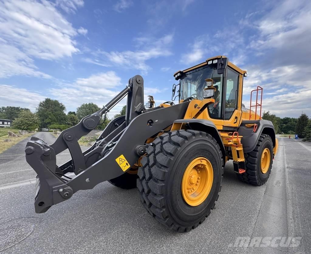 Volvo L 120 H2 Gumikerekes homlokrakodók