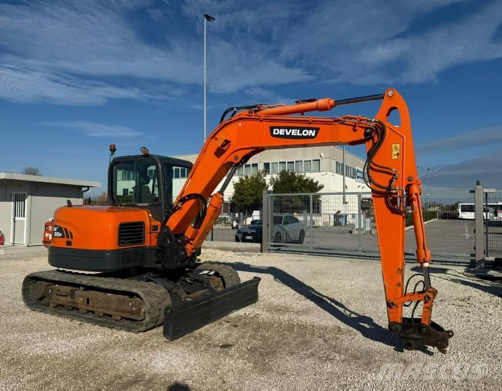 Doosan DX 85 R-3 Közepes (midi) kotrók 7 t - 12 t