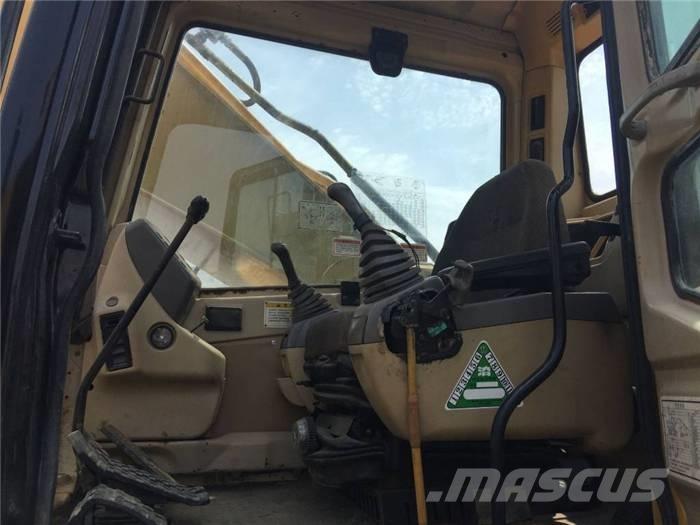 CAT 325 B Lánctalpas kotrók