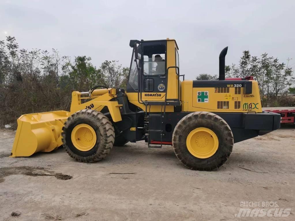 Komatsu WA 320-5 Gumikerekes homlokrakodók