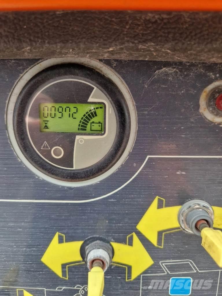 JLG E300AJP Karos emelők