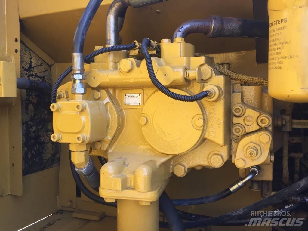 CAT 320 D Lánctalpas kotrók