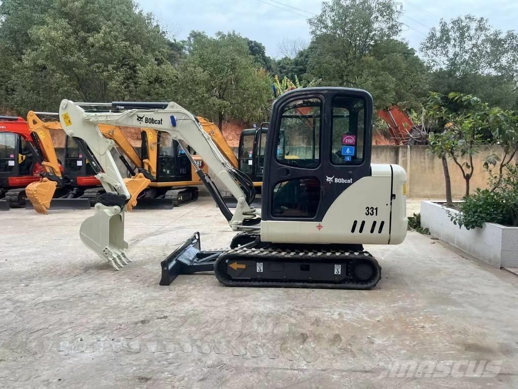 Bobcat 331 Mini kotrók < 7t