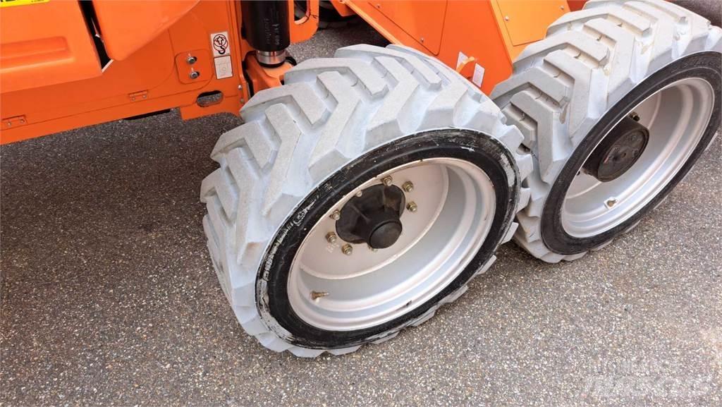 JLG EC520AJ Karos emelők