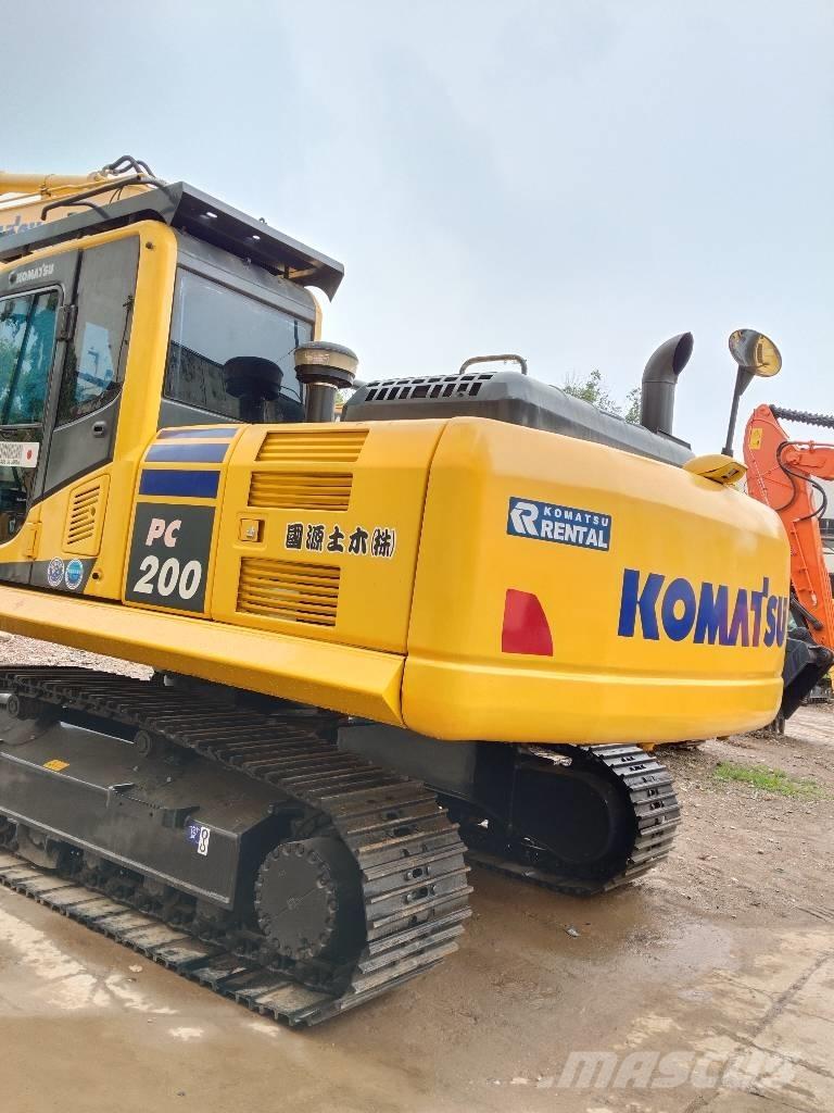 Komatsu PC200-8 Lánctalpas kotrók