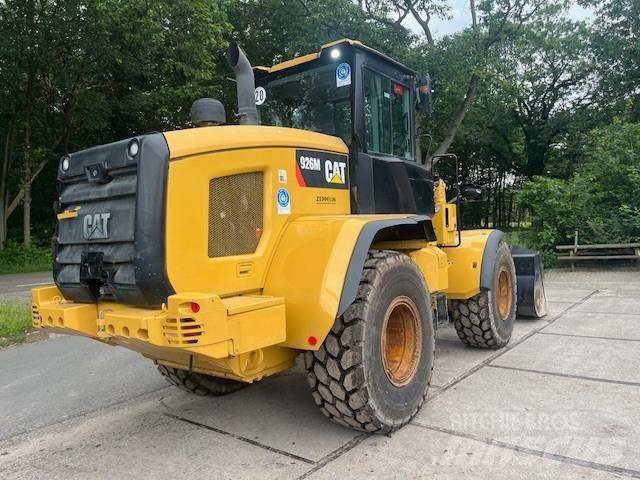 CAT 926 M Gumikerekes homlokrakodók