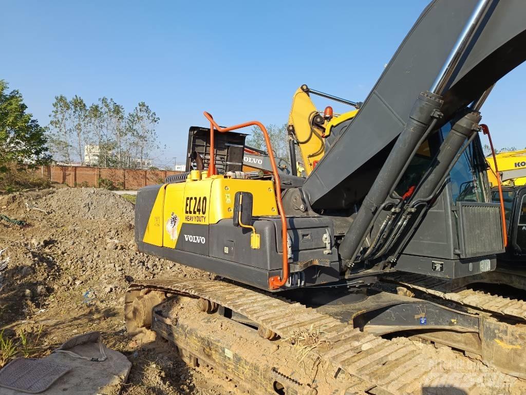 Volvo EC 240 Lánctalpas kotrók