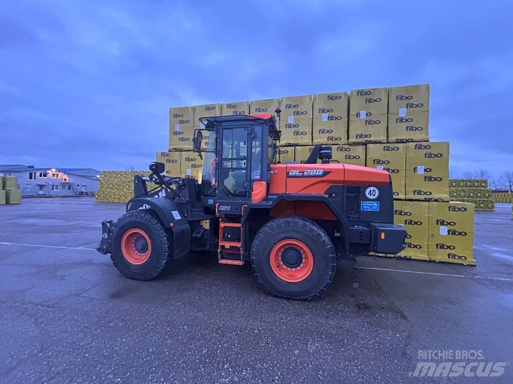 Doosan DL 280-7 Gumikerekes homlokrakodók