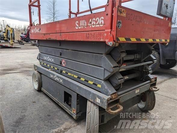 SkyJack SJ4626 Ollós emelők