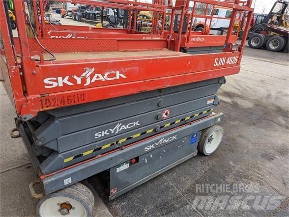 SkyJack SJ4626 Ollós emelők