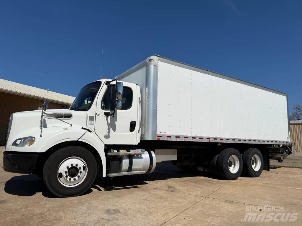 Freightliner M 106 Dobozos teherautók
