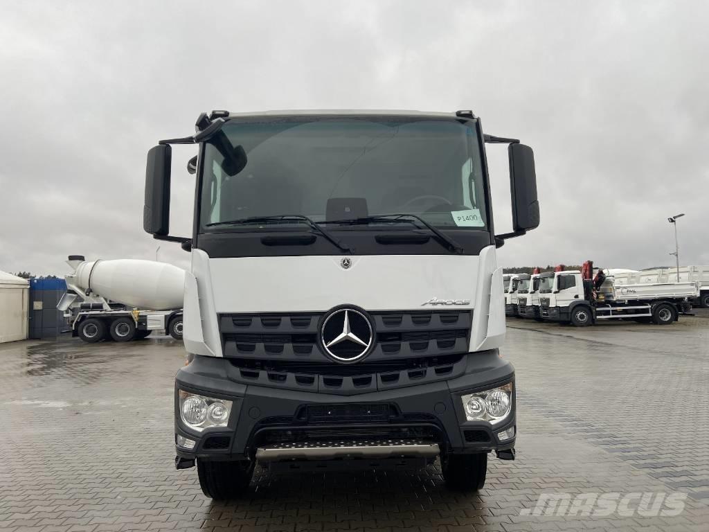 Mercedes-Benz 4143 Billenő teherautók