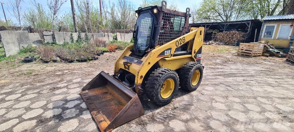 CAT 236 B Mini homlokrakodók