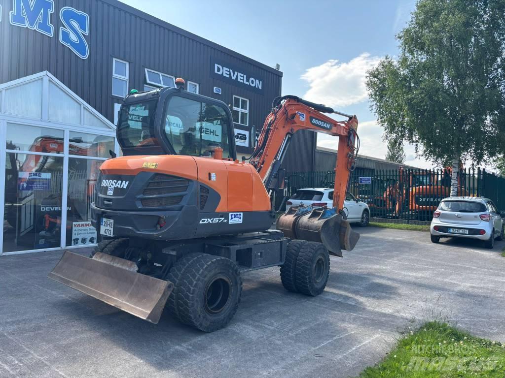 Doosan DX 57 W-5 Gumikerekes kotrók