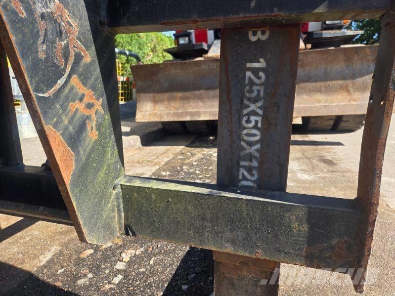 Hitachi Zaxis 140 W Gumikerekes kotrók