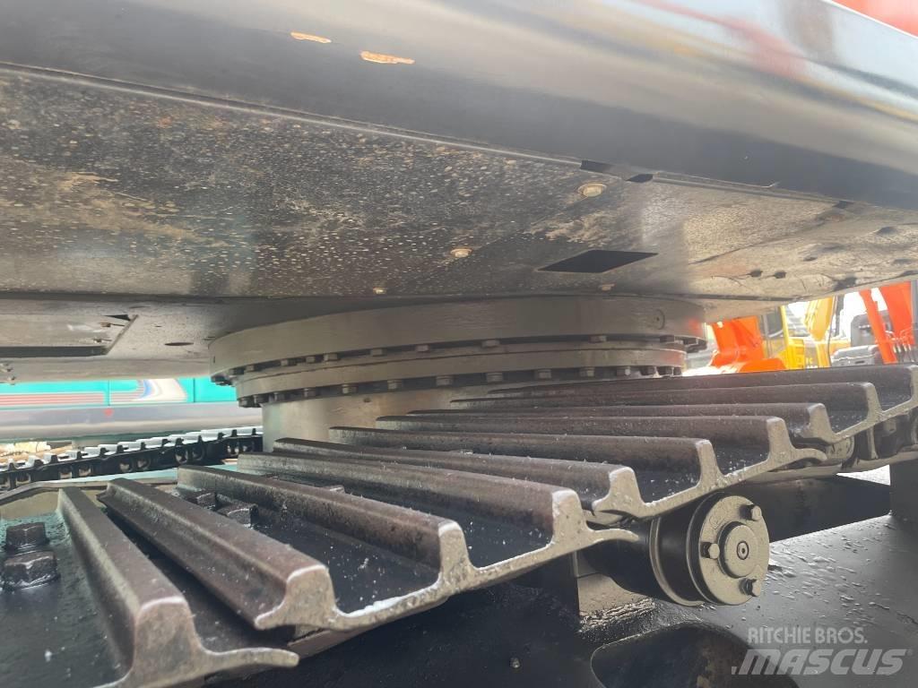 Hitachi ZX240 Lánctalpas kotrók
