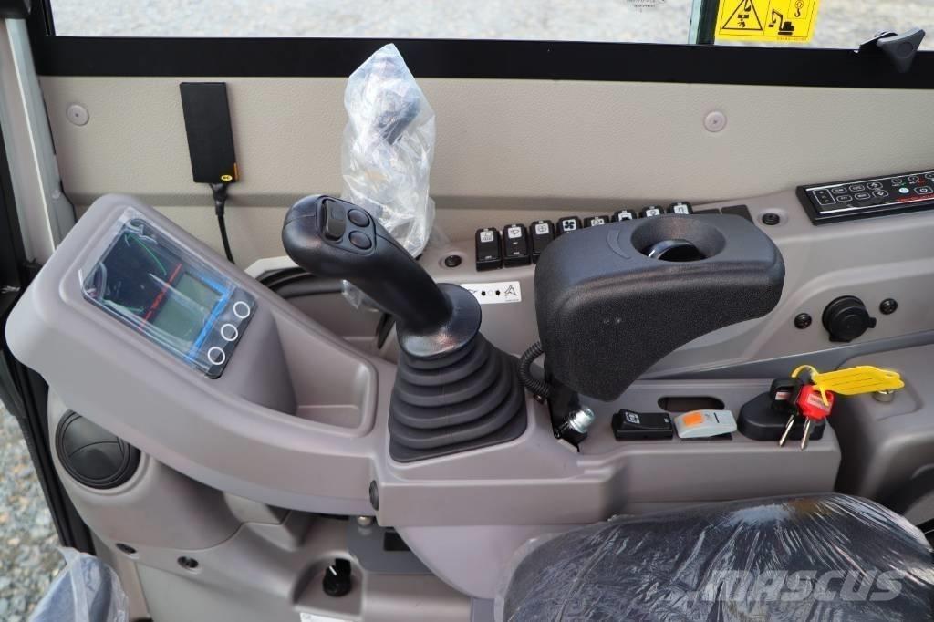 Takeuchi TB325R Mini kotrók < 7t