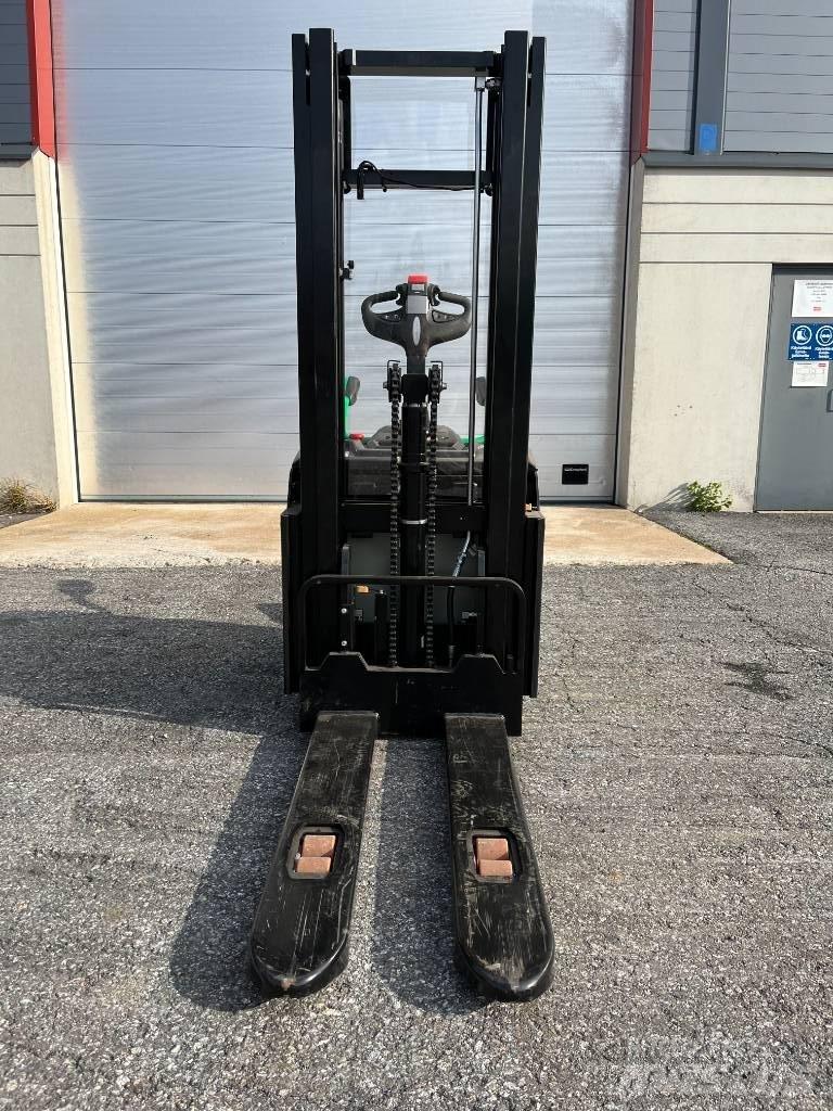 Hangcha CDD16-AC2S Elektromos gyalogkíséretű targoncák
